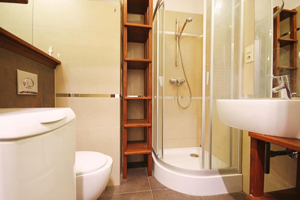 Parkowy Apartament Apartment Wroclaw Ngoại thất bức ảnh